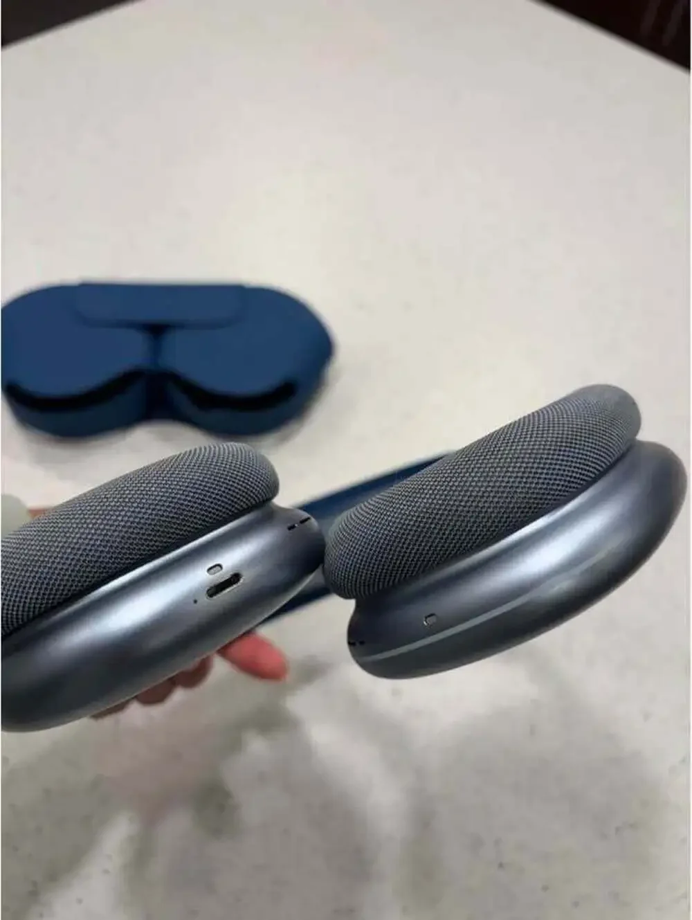 Apple AirPod Max - First Generation